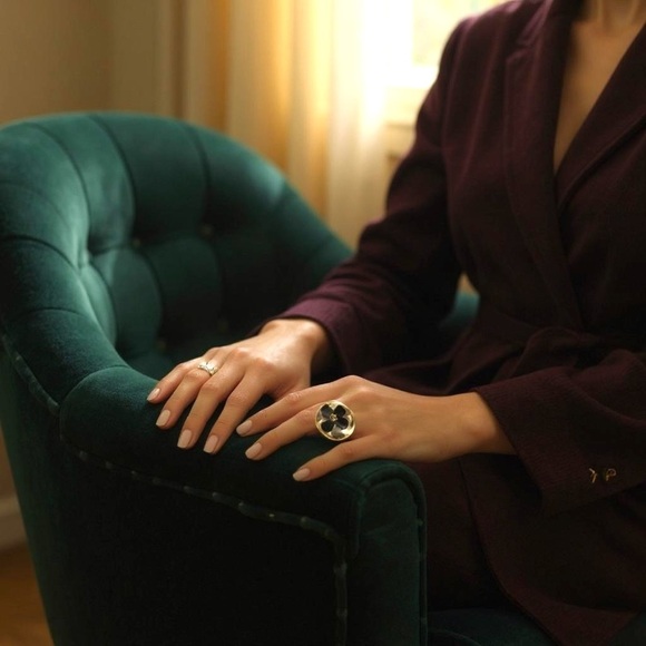 Authentic Vintage CHANEL Lucite Ring LUCKYClover Extremely Rare-Collectors Dream - Picture 9 of 15